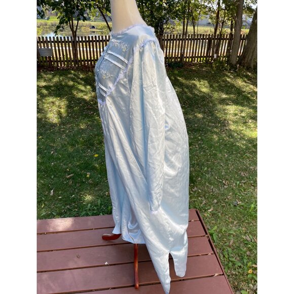 Vintage Embroidered Nightgown 2X Light Blue Cotton & Polyester Blend - Picture 3 of 6